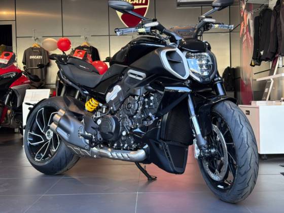 DUCATI DIAVEL V4 